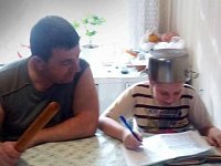 79% российских родителей помогают с домашними заданиями ученикам начальным классов
