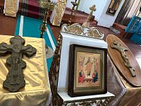 В Свято-Троицкий храм села Золотое передали семейный крест ручной работы