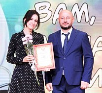 С любовью к России, с благодарностью к медицинским и социальным работникам