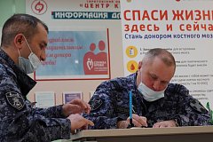 В Саратове сотрудники Росгвардии поддержали Всероссийскую донорскую акцию "От сердца к сердцу"