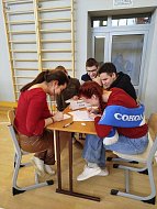 Школьники региона проверили свои знания в интеллектуальной игре "Что? Где? Когда?"