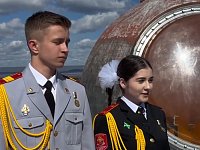 Кадеты станцевали "Гагаринский вальс" на месте приземления первого космонавта 
