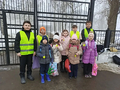 Школьники приняли участие в акции "Будь заметнее на дороге"