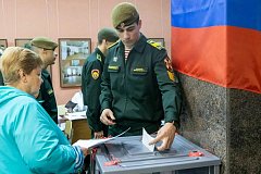 Герой России генерал-лейтенант Александр Белоглазов проголосовал на выборах