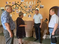 Парламентарии посетили учреждения и предприятия Красноармейского района