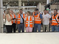 Участники региональной программы "Наши герои" познакомились с производственным процессом на швейной фабрике