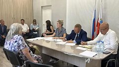 Панков провёл приём граждан по проблемам ЖКХ и капремонта 
