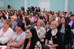  В Саратове открылась региональная конференция "Малая Родина - большая любовь"