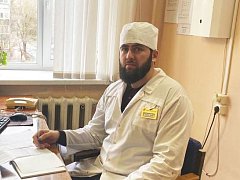 Для главного врача  второстепенных задач быть не может