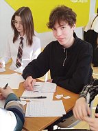 Школьники региона проверили свои знания в интеллектуальной игре "Что? Где? Когда?"