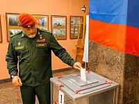 Герой России генерал-лейтенант Александр Белоглазов проголосовал на выборах